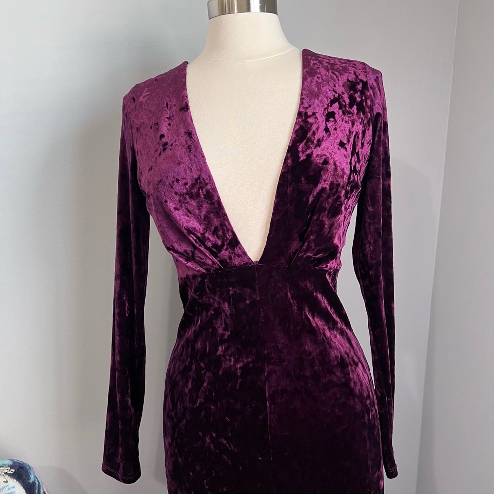 Forever 21 M Violet Crushed Velvet Fitted Maxi Long Sleeve V Neck Dress - Picture 5 of 17